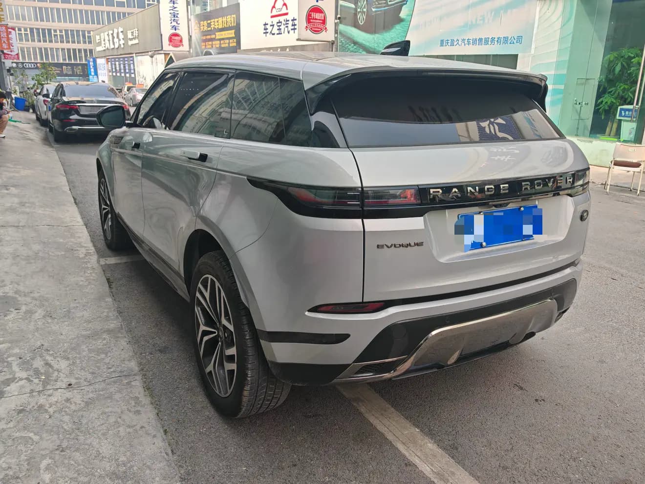 Land Rover Range Rover Evoque 2024 г. 18114 км. — фото 3