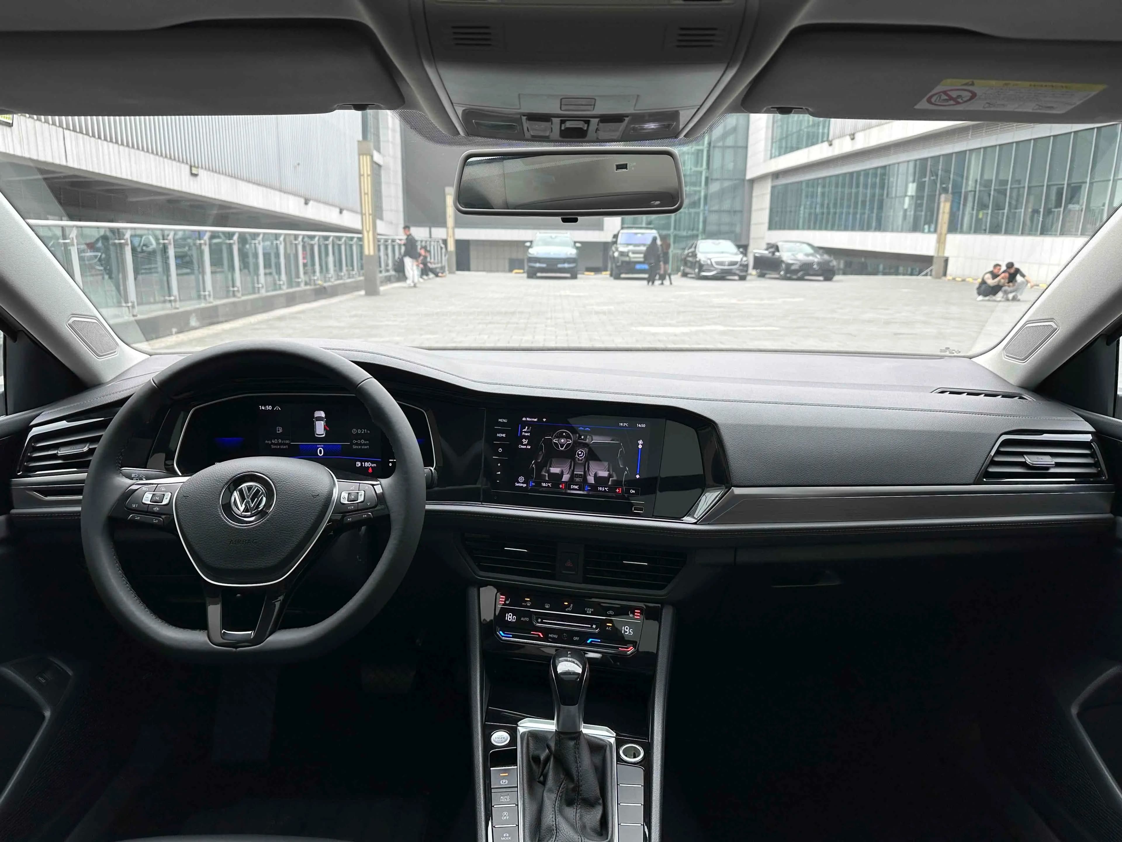 Volkswagen Sagitar 2022 г. 37080 км. — фото 13