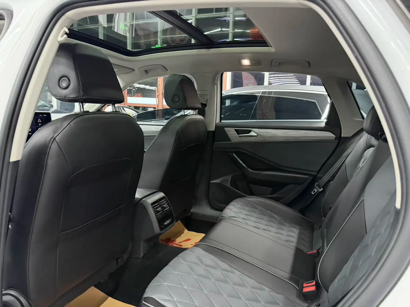 Volkswagen Sagitar 2022 г. 33000 км. — фото 17