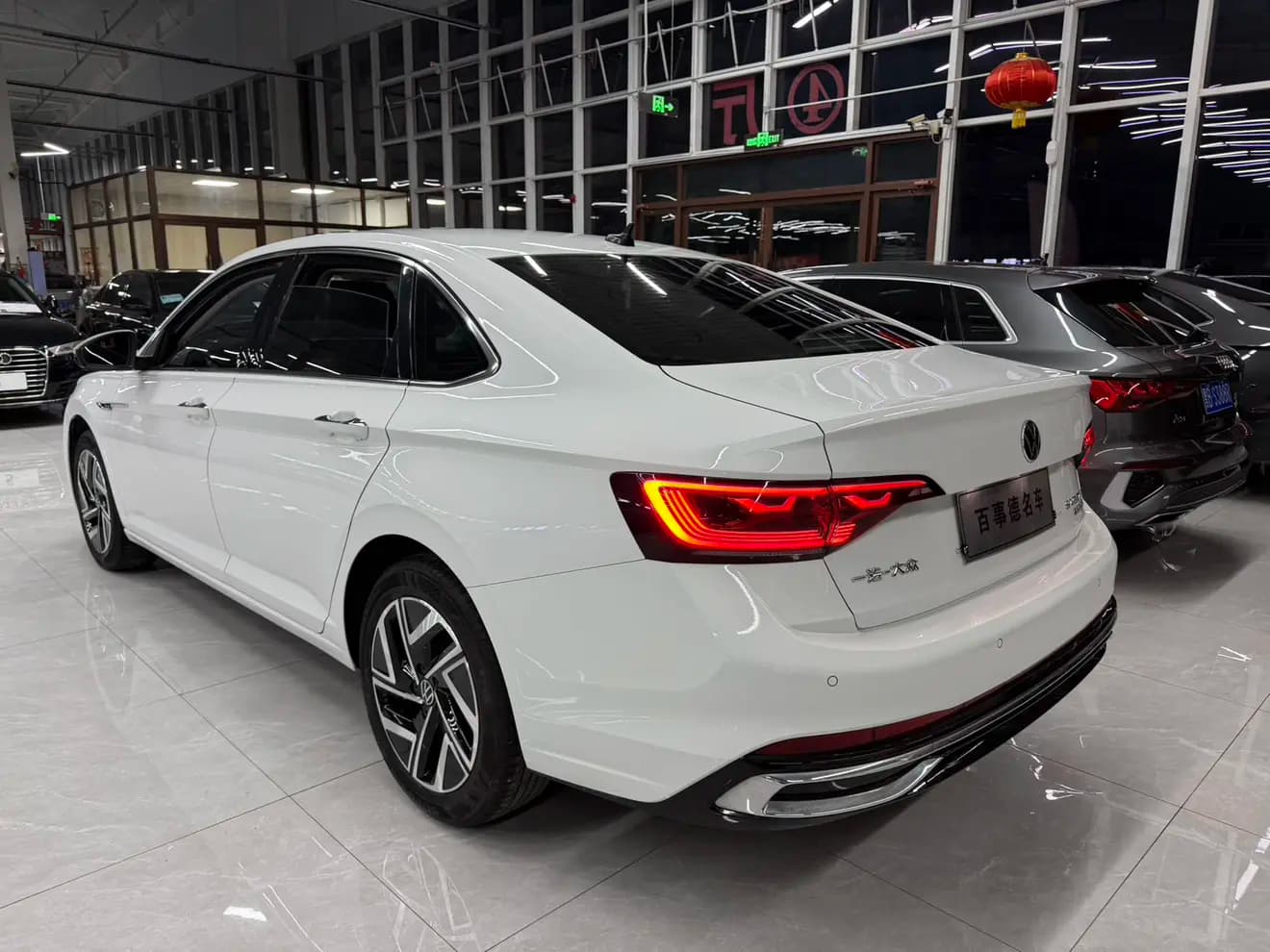 Volkswagen Sagitar 2022 г. 33000 км. — фото 4