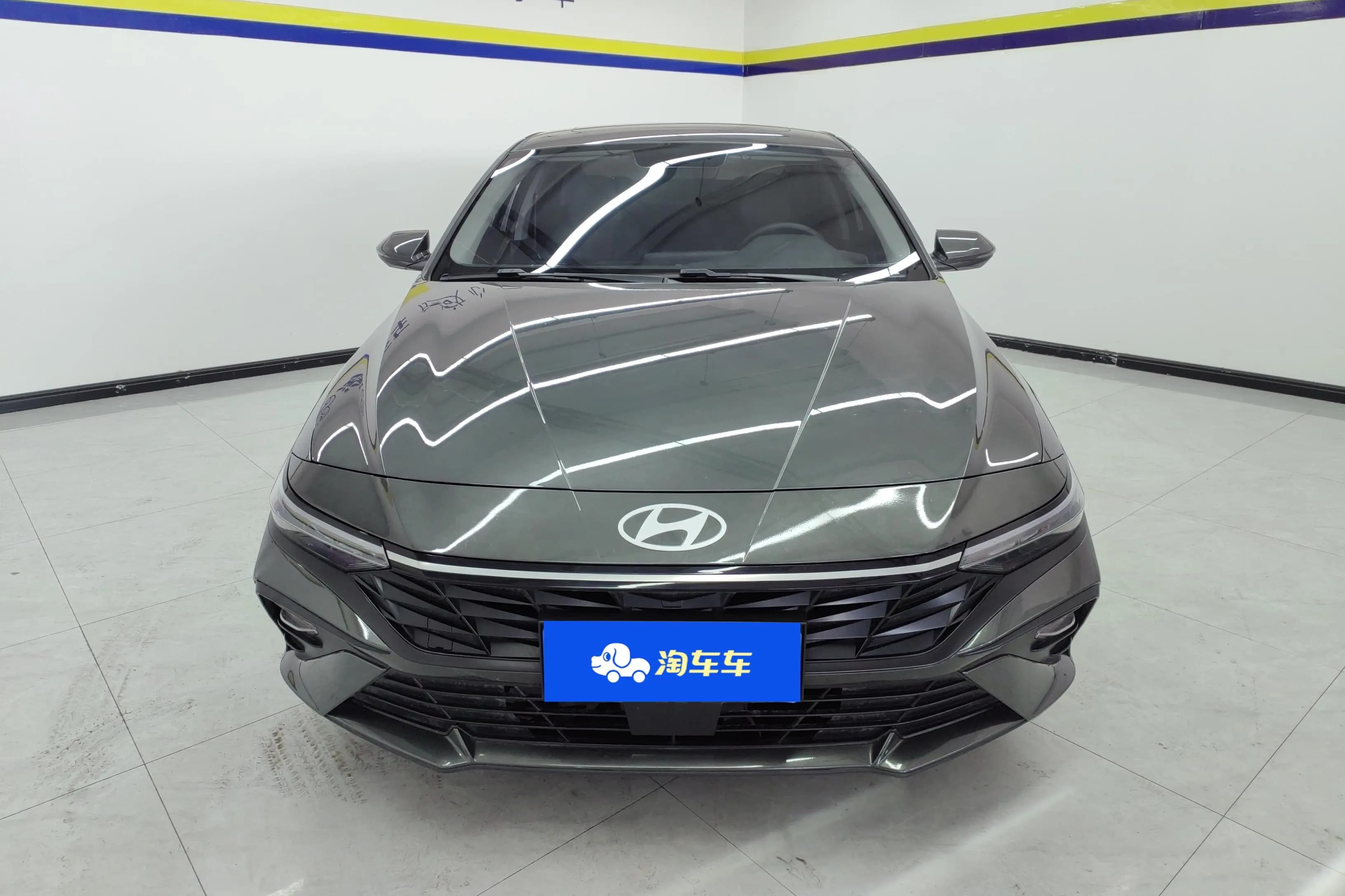 Hyundai Elantra 2023 г. 56561 км. — фото 2