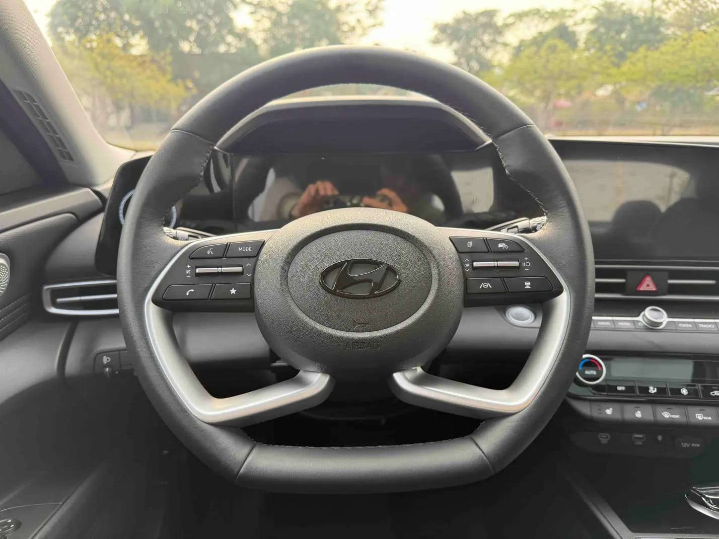 Hyundai Elantra 2023 г. 25062 км. — фото 11