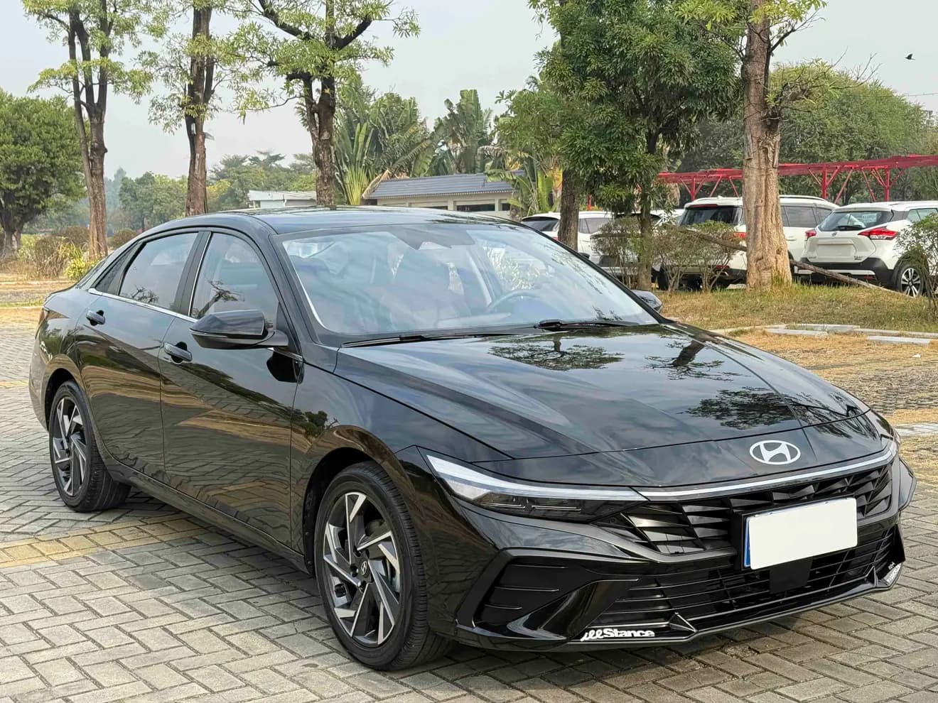 Hyundai Elantra 2023 г. 25062 км. — фото 3