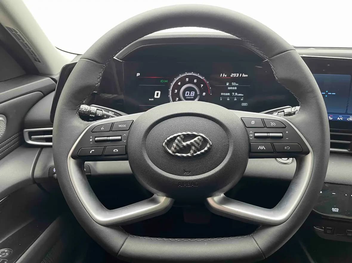 Hyundai Elantra 2022 г. 29065 км. — фото 12