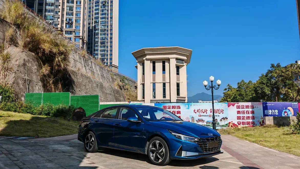 Hyundai Elantra 2022 г. 47031 км. — фото 3