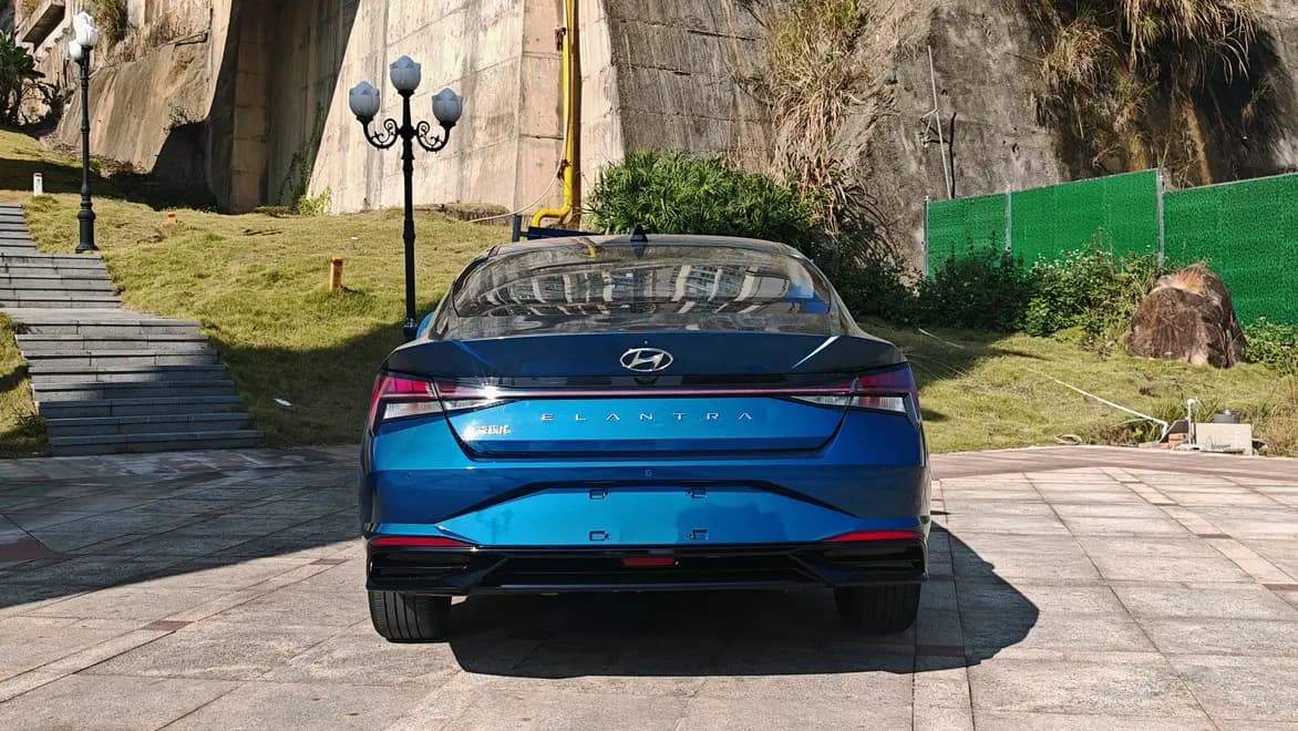 Hyundai Elantra 2022 г. 47031 км. — фото 5