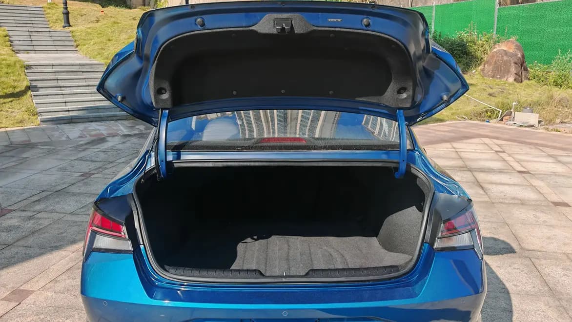 Hyundai Elantra 2022 г. 47031 км. — фото 8