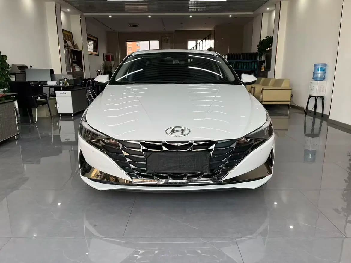 Hyundai Elantra 2024 г. 33033 км. — фото 2