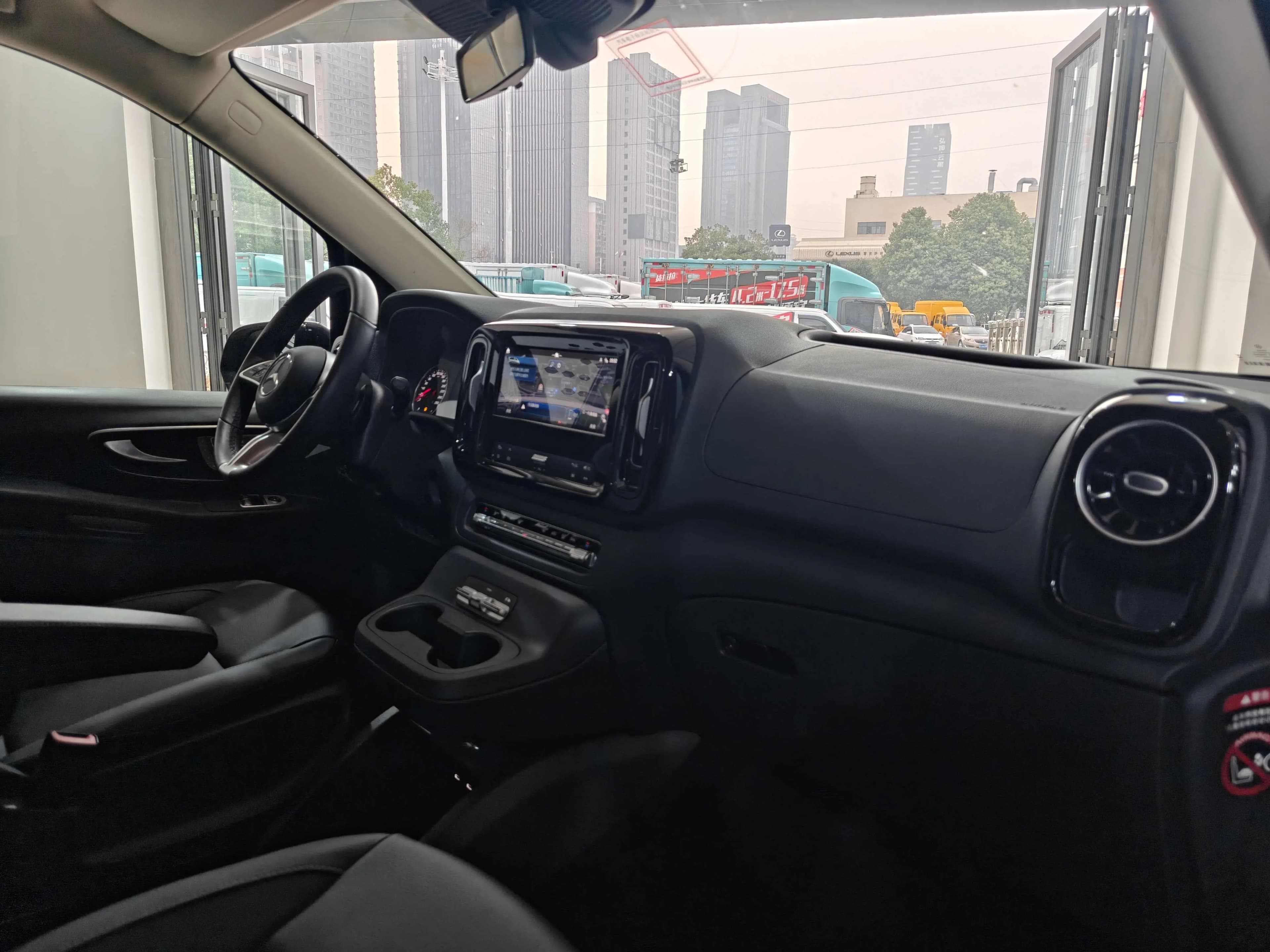 Mercedes-Benz Vito 2024 г. 14062 км. — фото 9