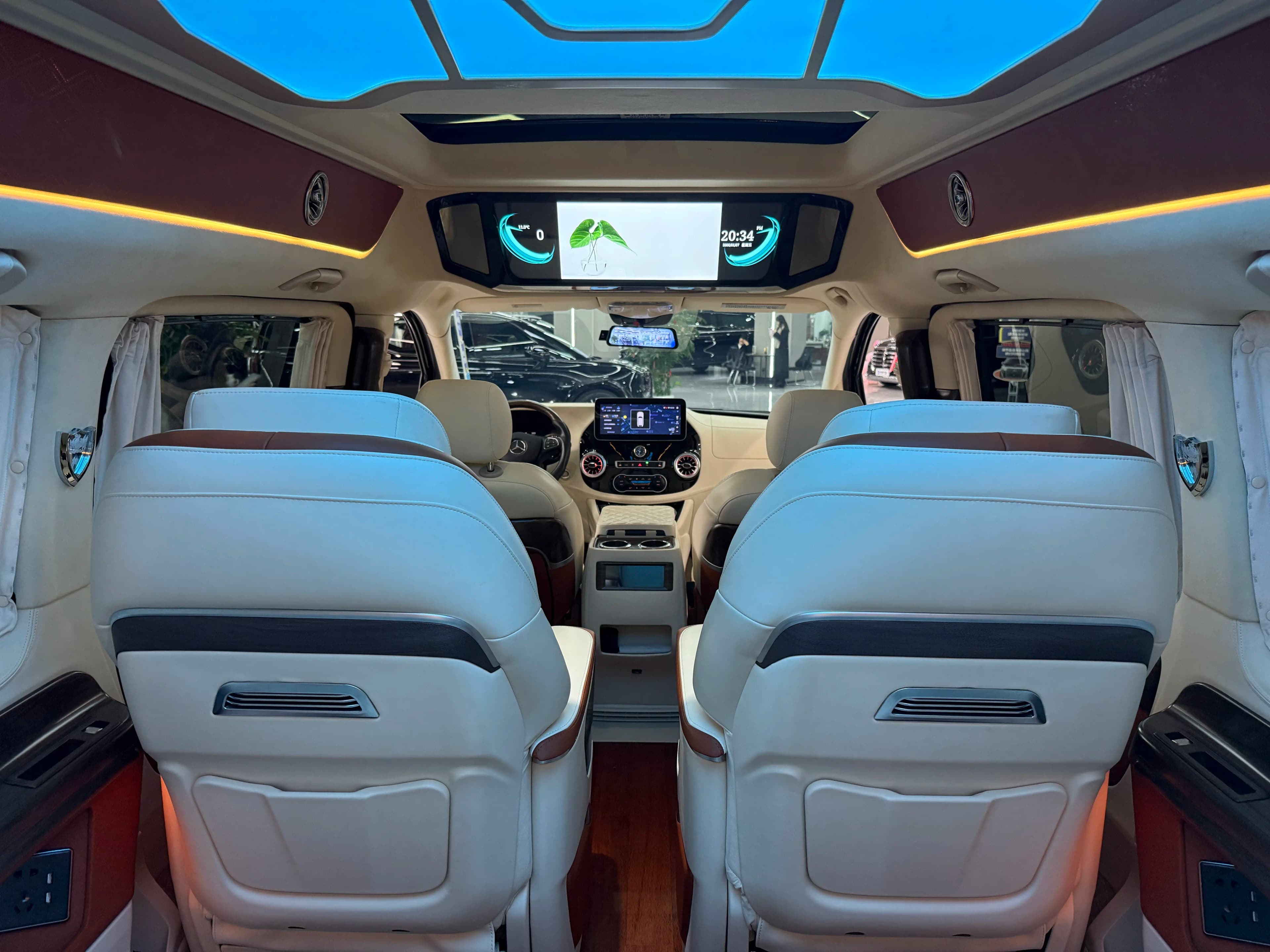 Mercedes-Benz Vito 2023 г. 30048 км. — фото 15