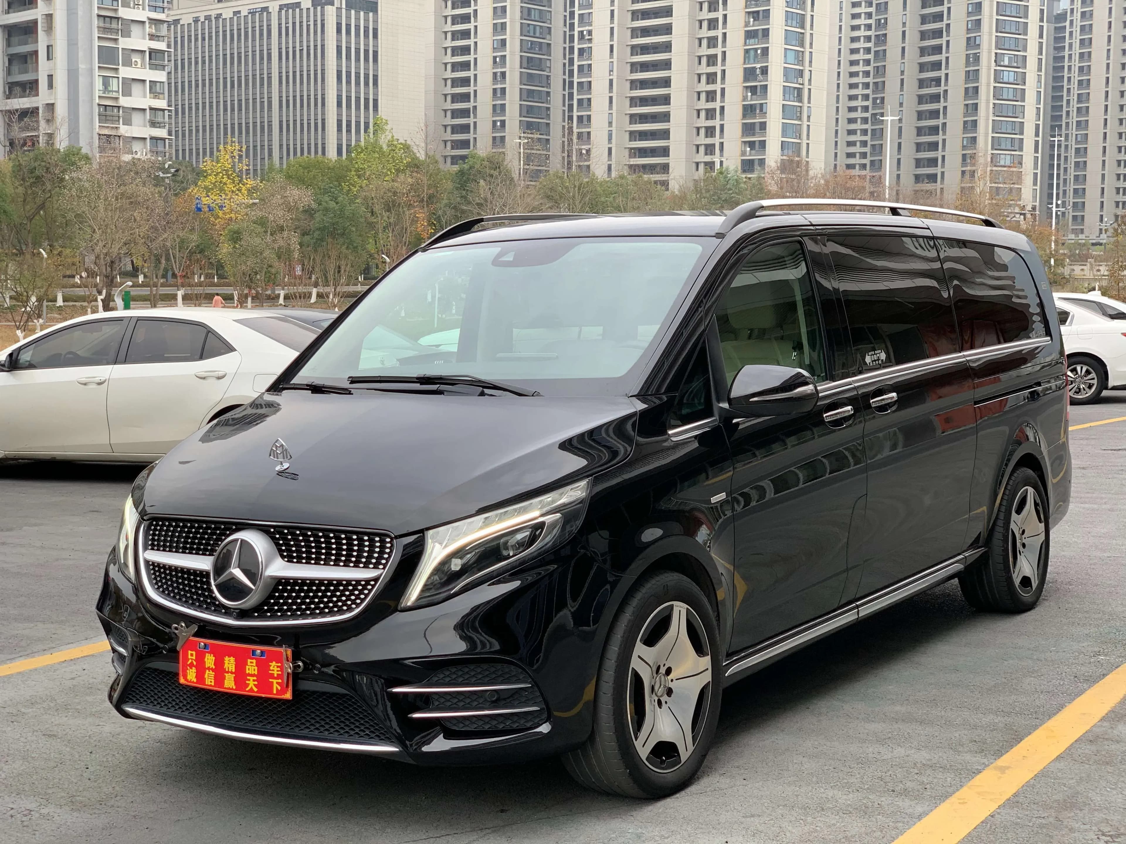 Mercedes-Benz Mercedes Benz V Class 2021 г. 76065 км.
