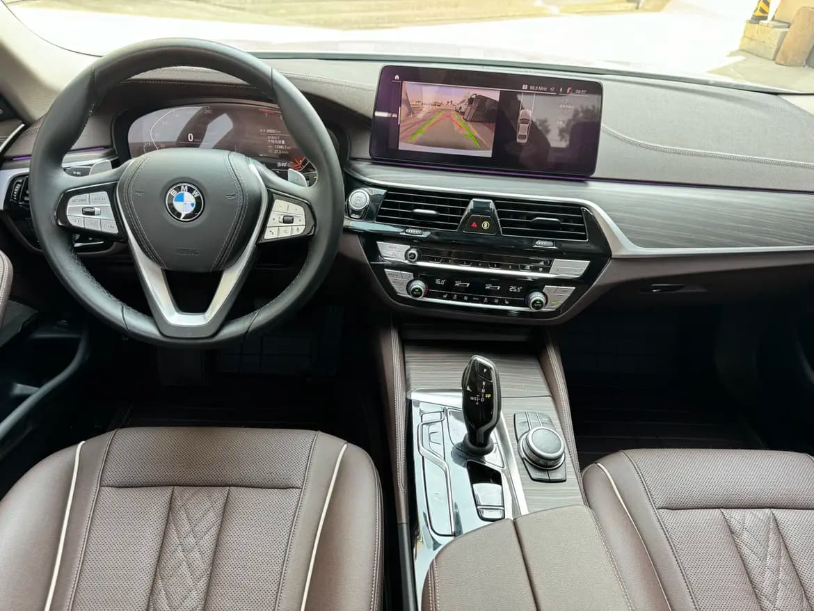 BMW 5 Series 2022 г. 27105 км. — фото 7
