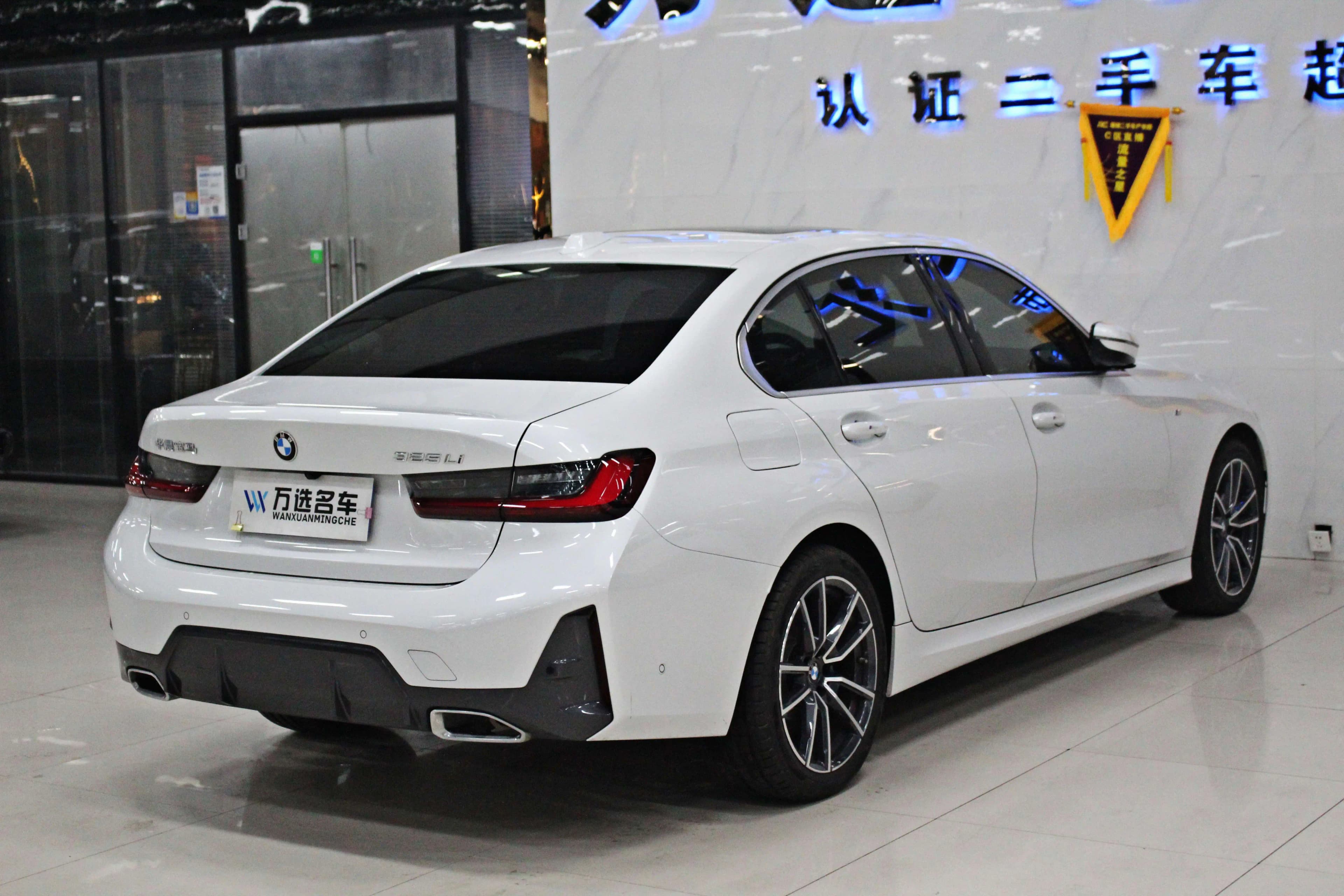 BMW 3 Series 2024 г. 6118 км. — фото 4