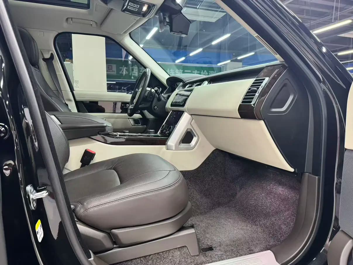 Land Rover Range rover 2021 г. 73014 км. — фото 28