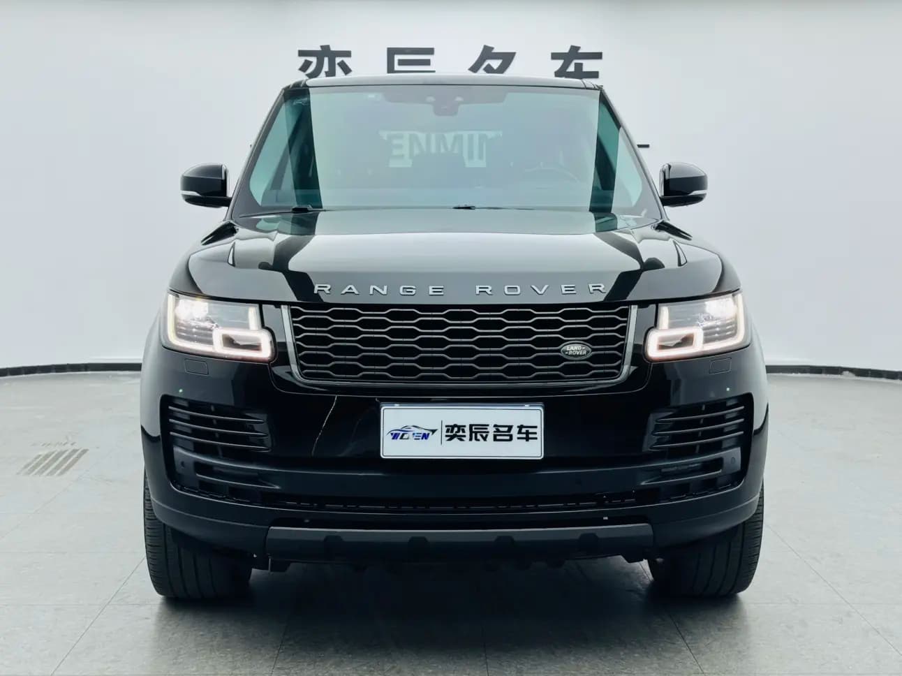 Land Rover Range rover 2021 г. 131015 км. — фото 2
