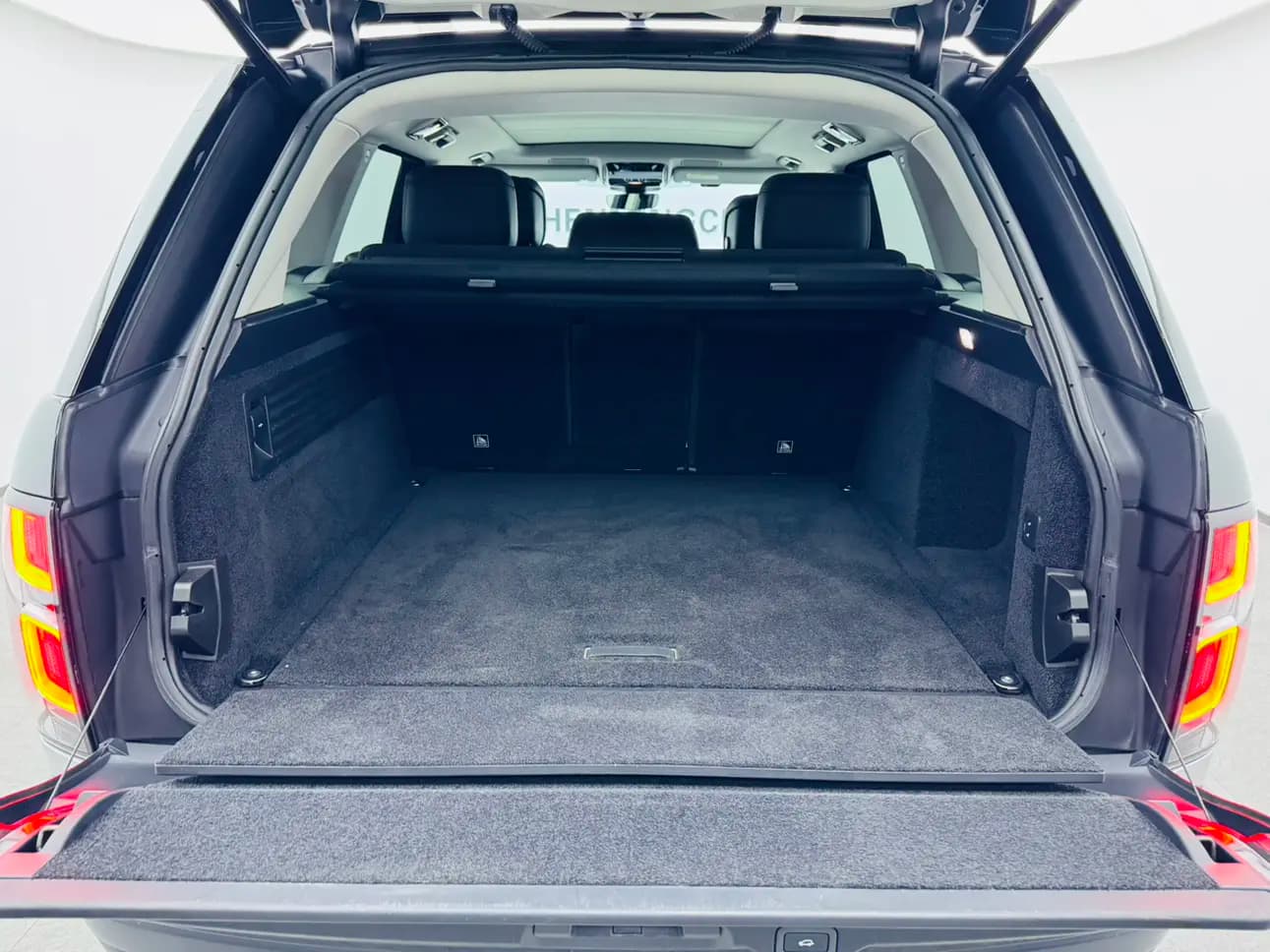 Land Rover Range rover 2021 г. 131015 км. — фото 17