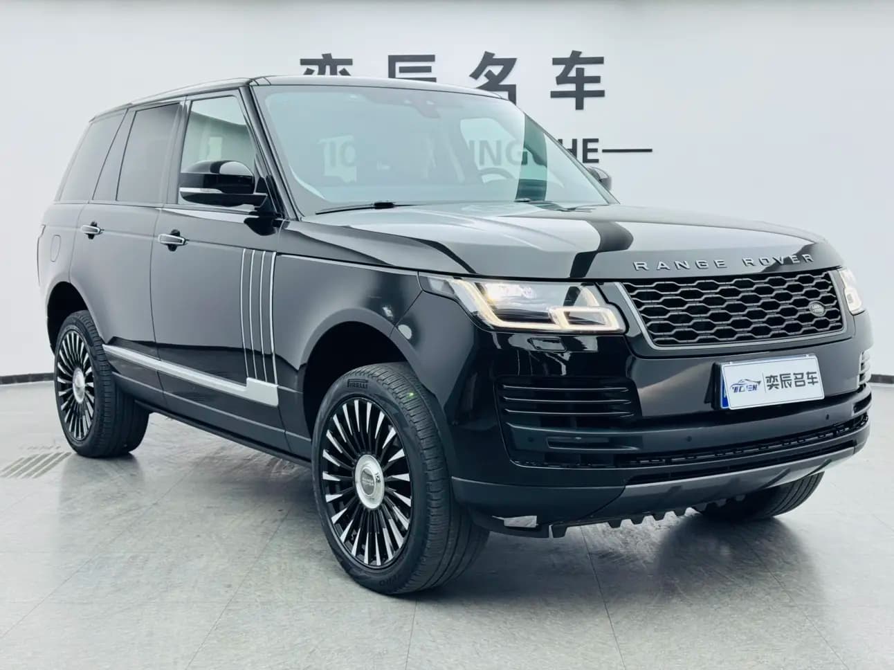 Land Rover Range rover 2021 г. 131015 км. — фото 3