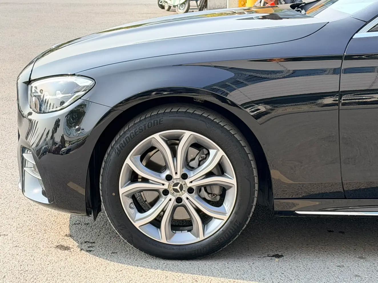 Mercedes-Benz E-Class 2023 г. 28714 км. — фото 4