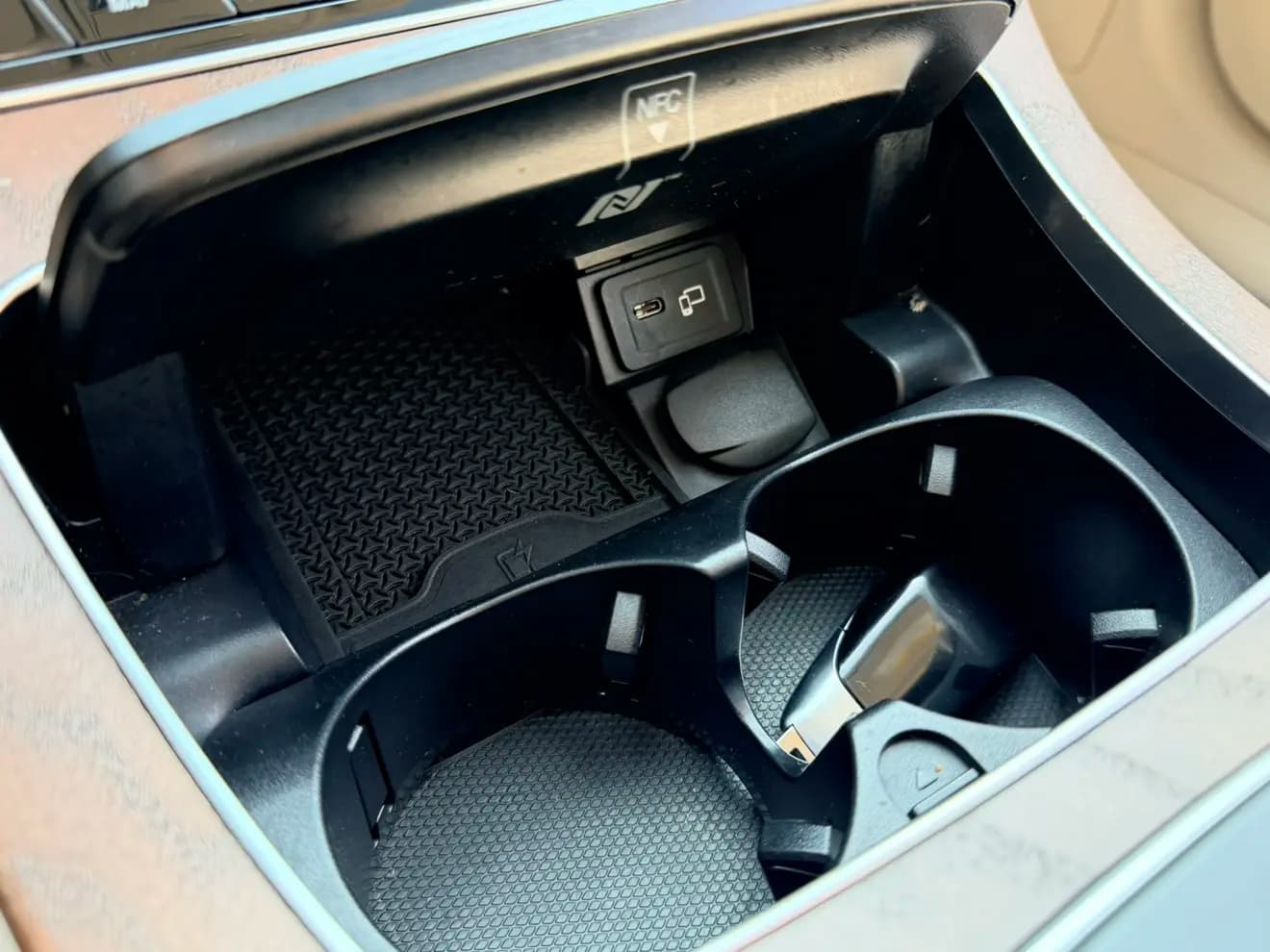 Mercedes-Benz E-Class 2023 г. 28714 км. — фото 10
