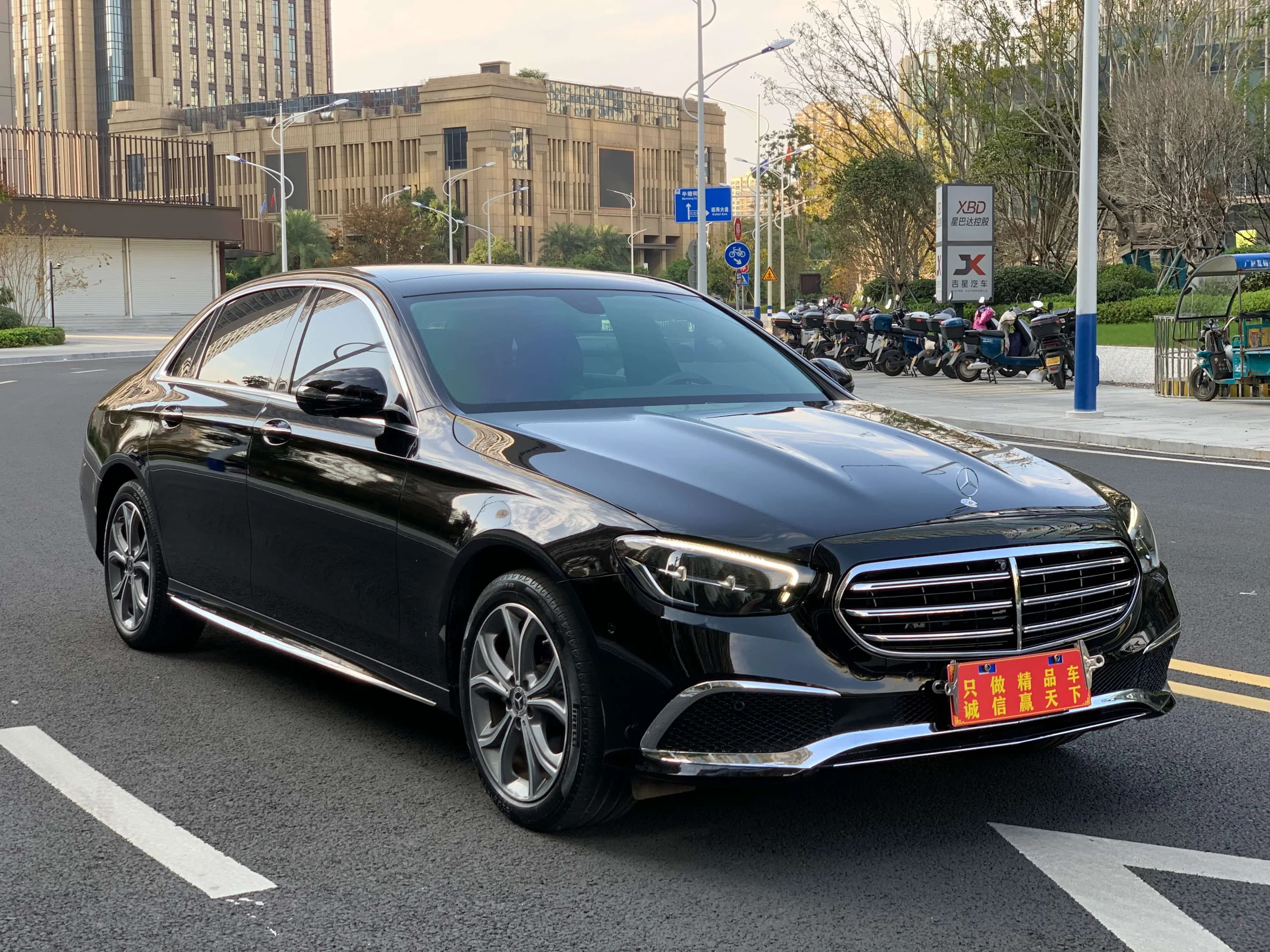 Mercedes-Benz E-Class 2022 г. 41013 км. — фото 2