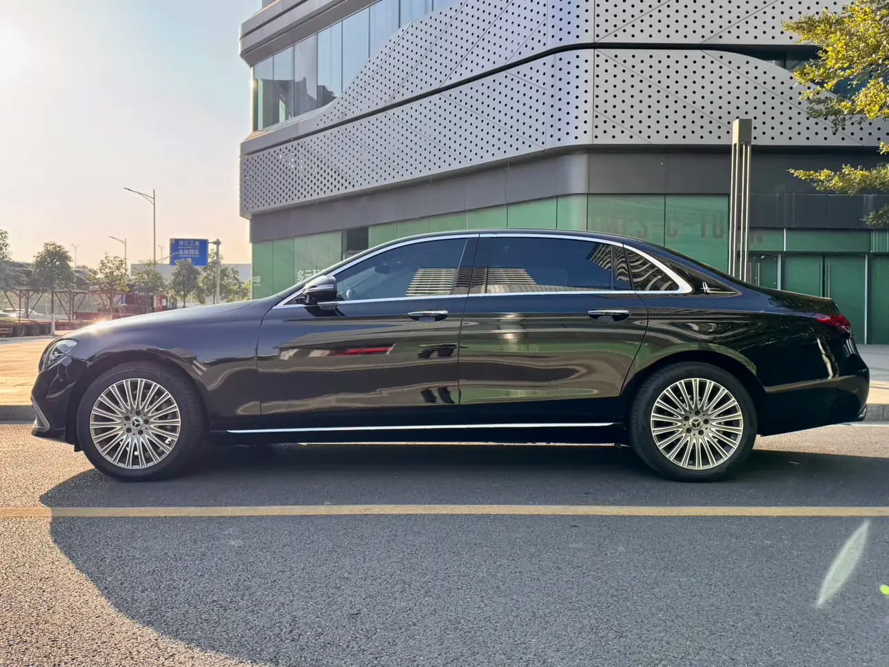 Mercedes-Benz E-Class 2022 г. 59011 км. — фото 2