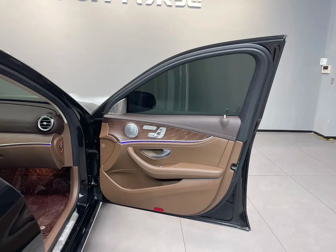 Mercedes-Benz E-Class 2021 г. 66051 км. — фото 30