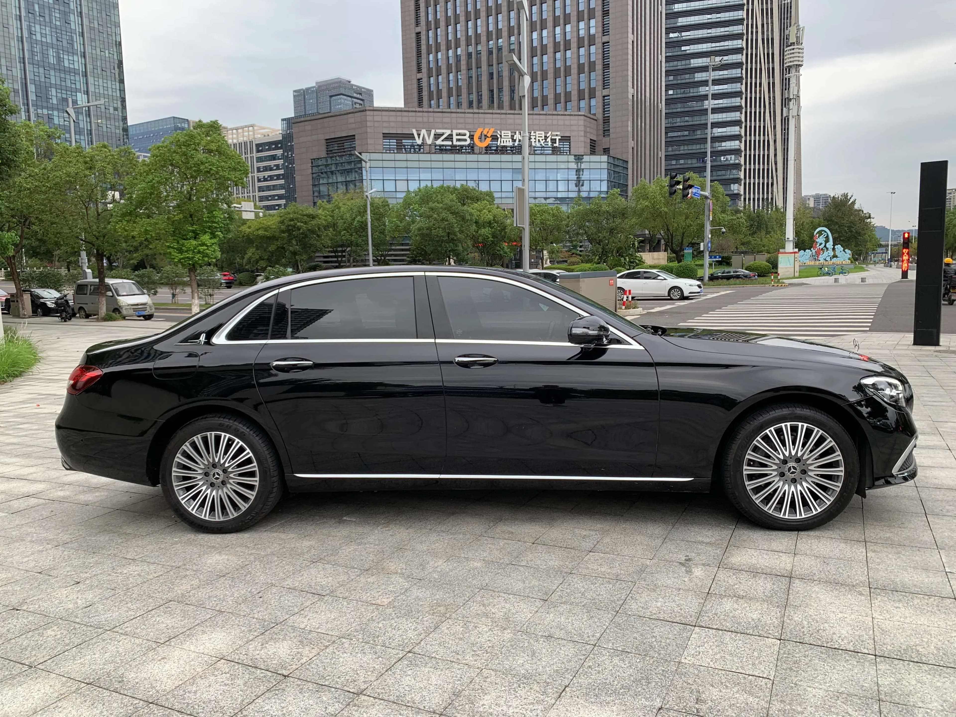 Mercedes-Benz E-Class 2022 г. 40010 км. — фото 6