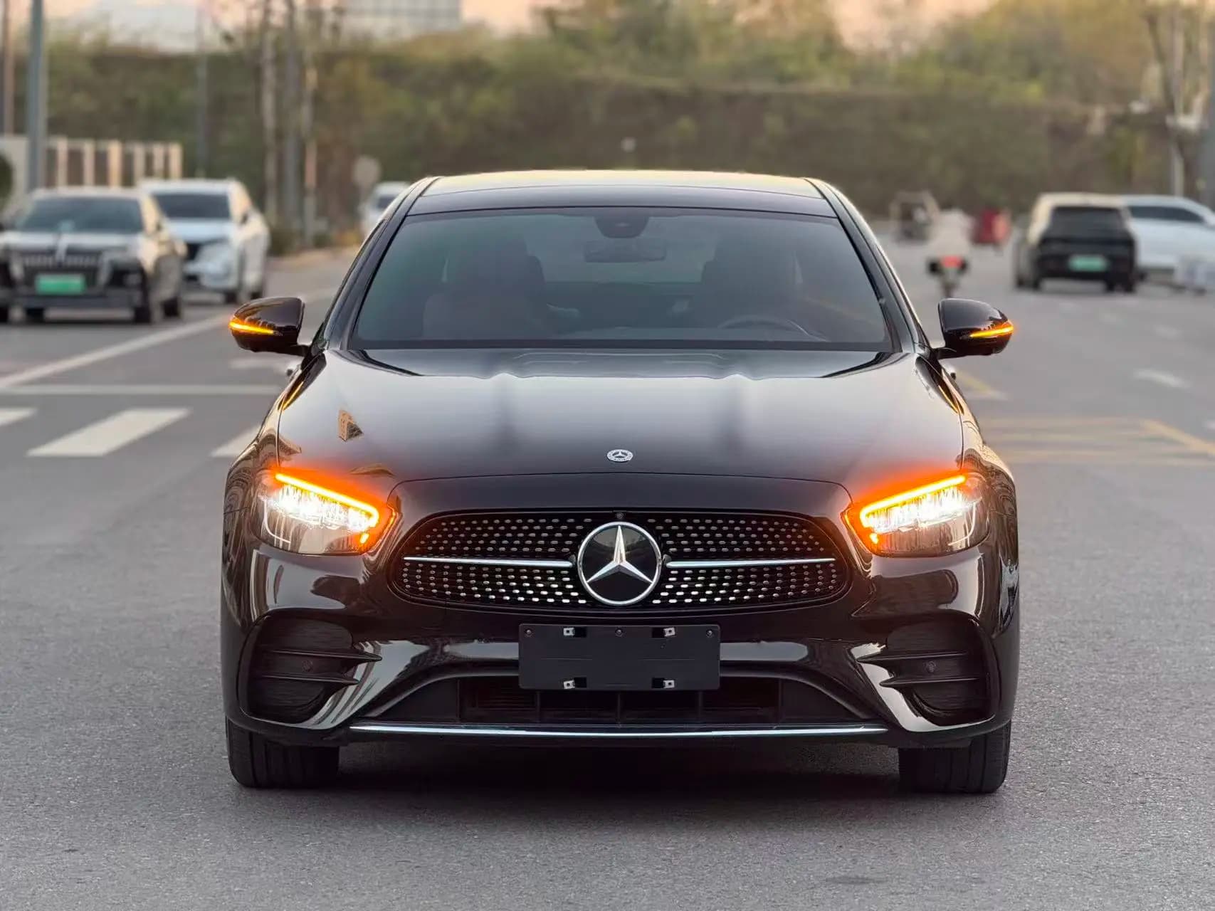 Mercedes-Benz E-Class 2022 г. 38046 км. — фото 2