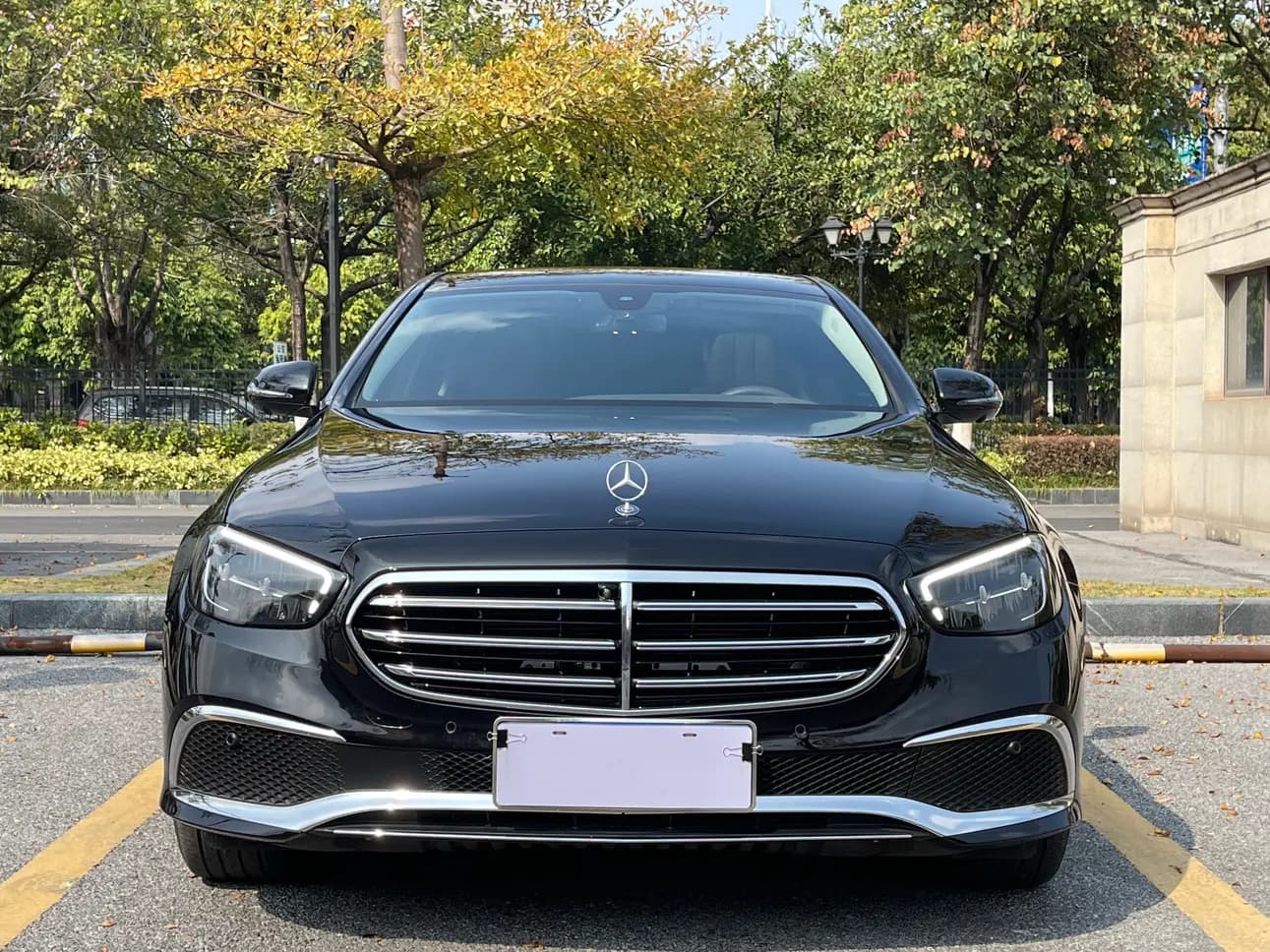 Mercedes-Benz E-Class 2023 г. 18045 км. — фото 2