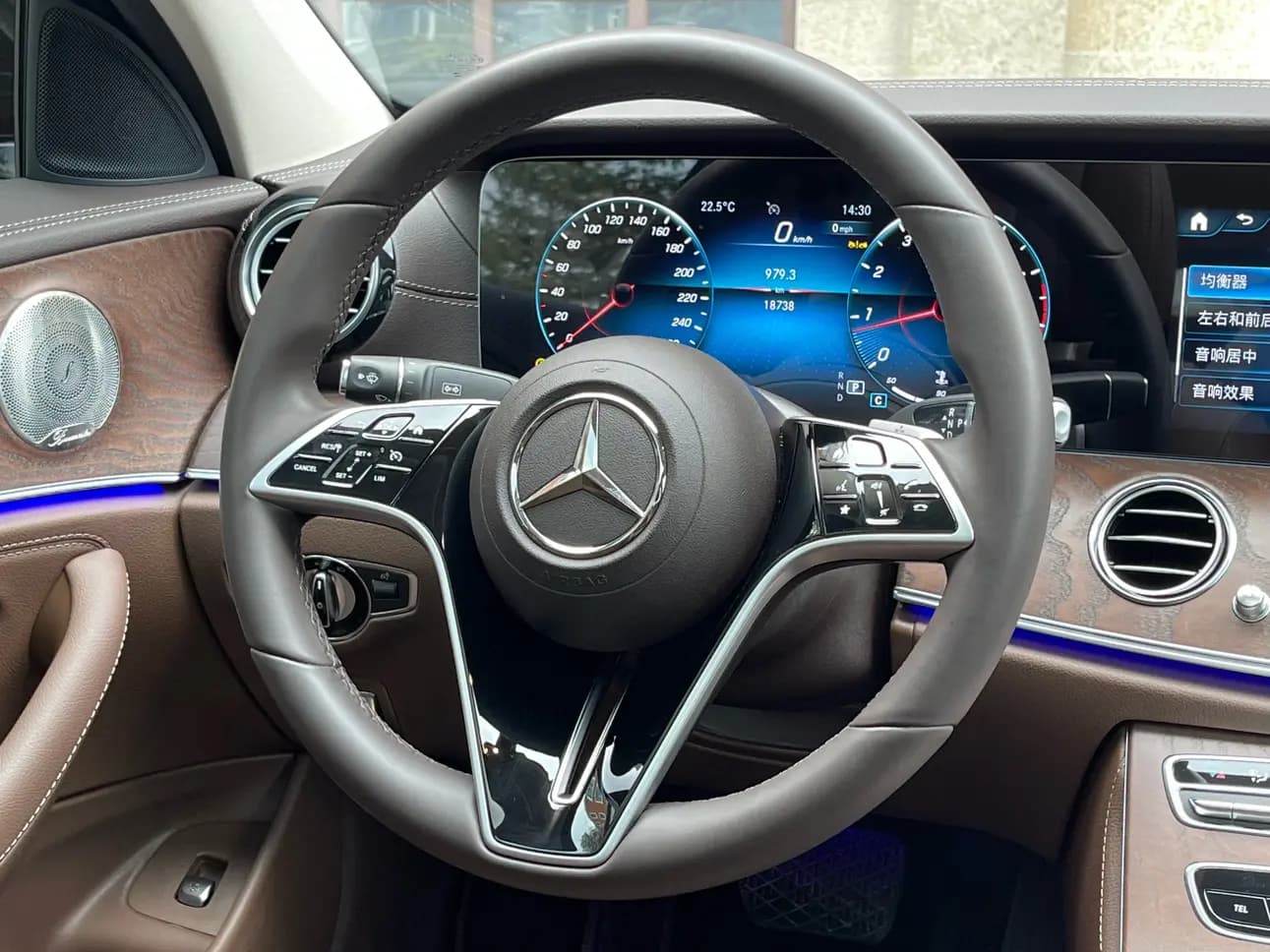 Mercedes-Benz E-Class 2023 г. 18045 км. — фото 13
