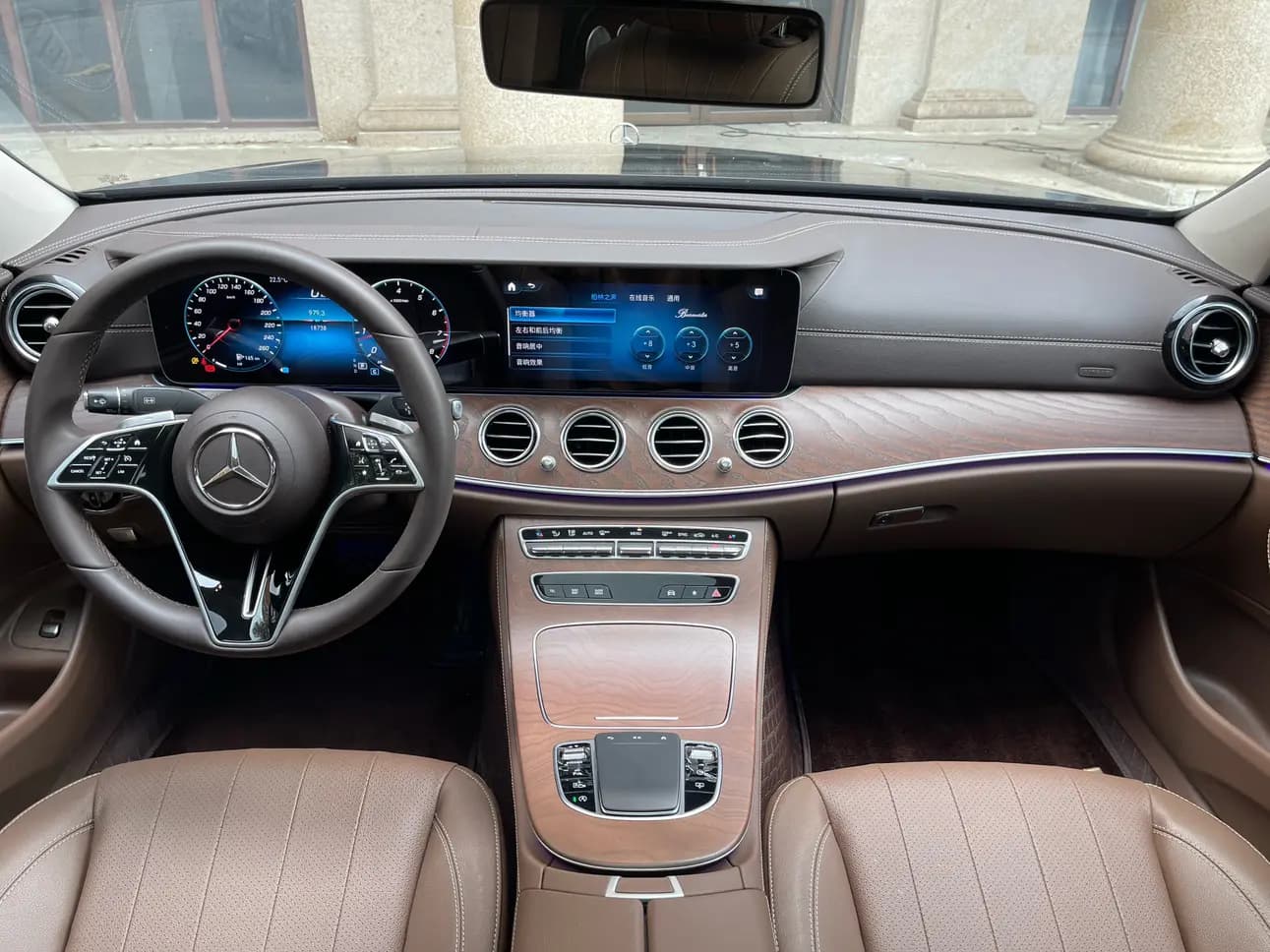 Mercedes-Benz E-Class 2023 г. 18045 км. — фото 14