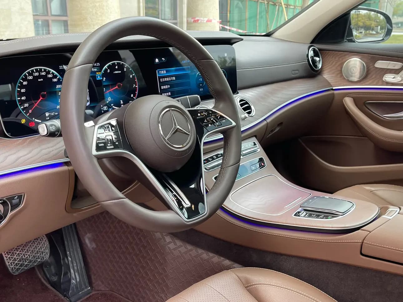 Mercedes-Benz E-Class 2023 г. 18045 км. — фото 15