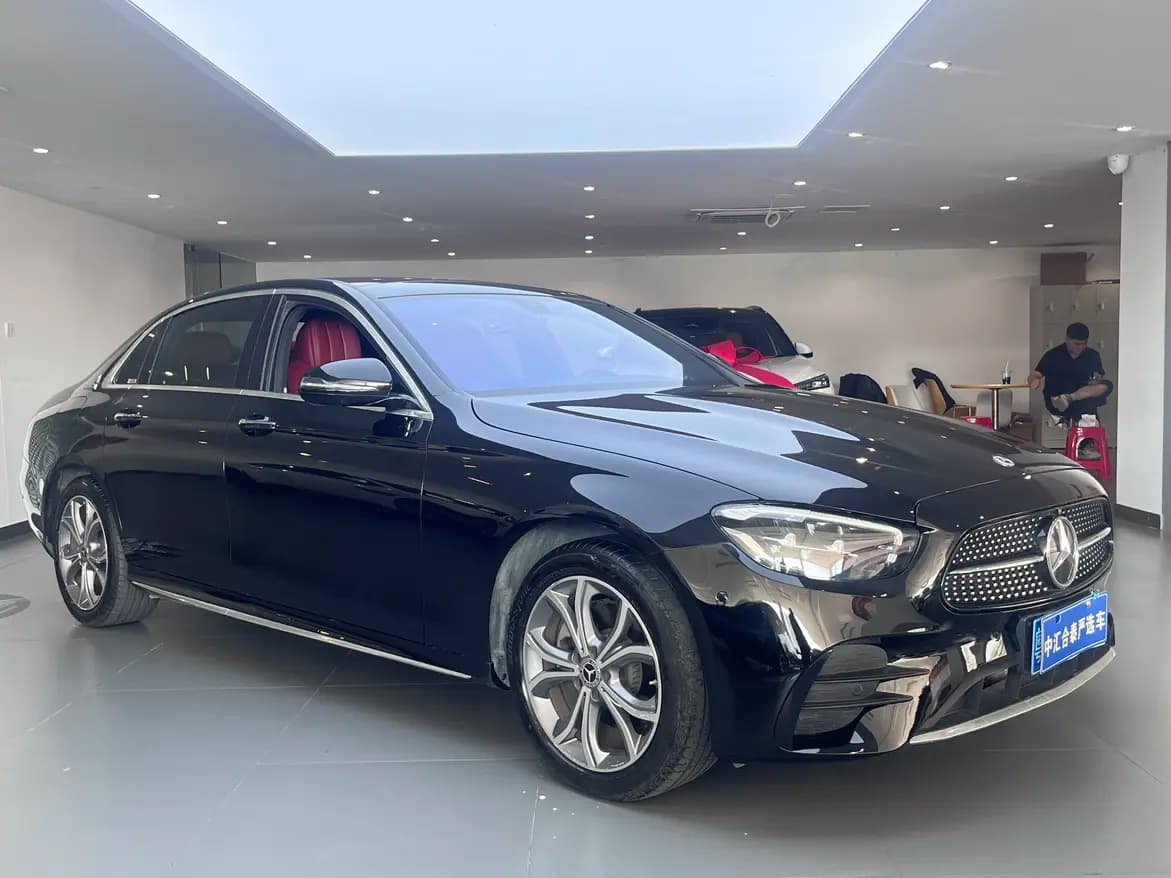 Mercedes-Benz E-Class 2022 г. 49744 км. — фото 3