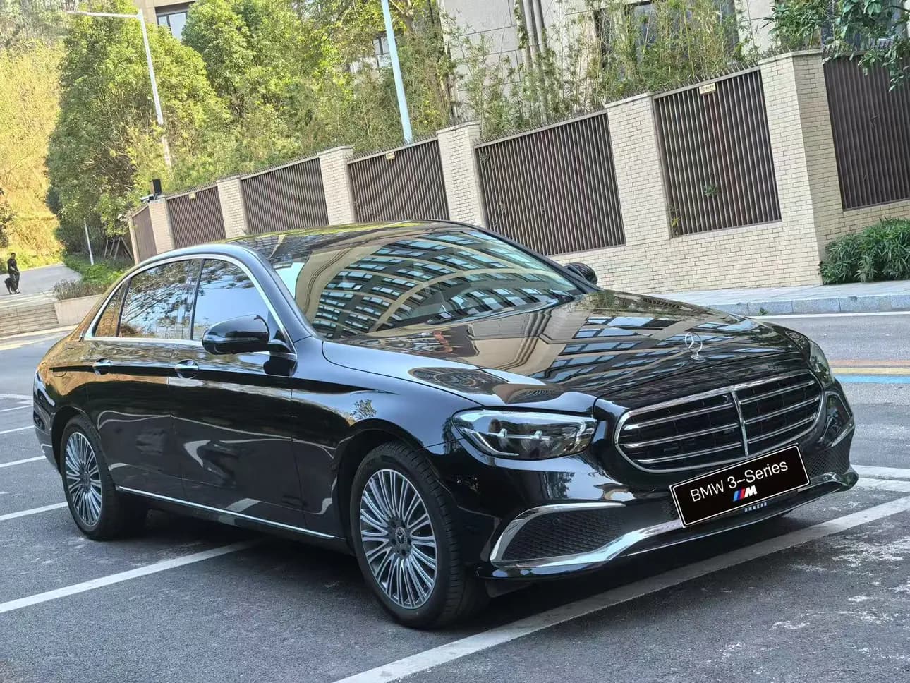 Mercedes-Benz E-Class 2023 г. 22543 км. — фото 2