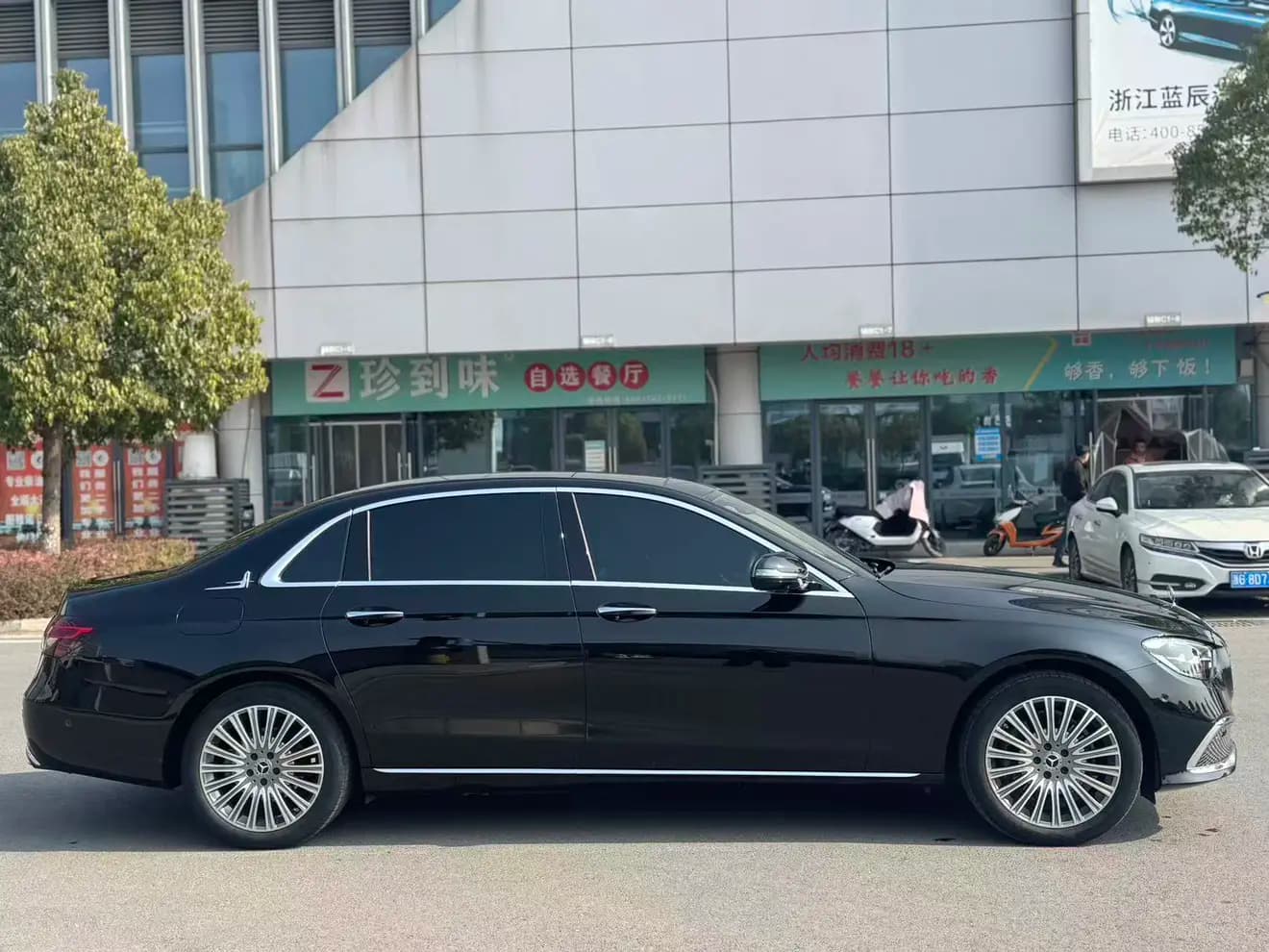 Mercedes-Benz E-Class 2022 г. 39836 км. — фото 6
