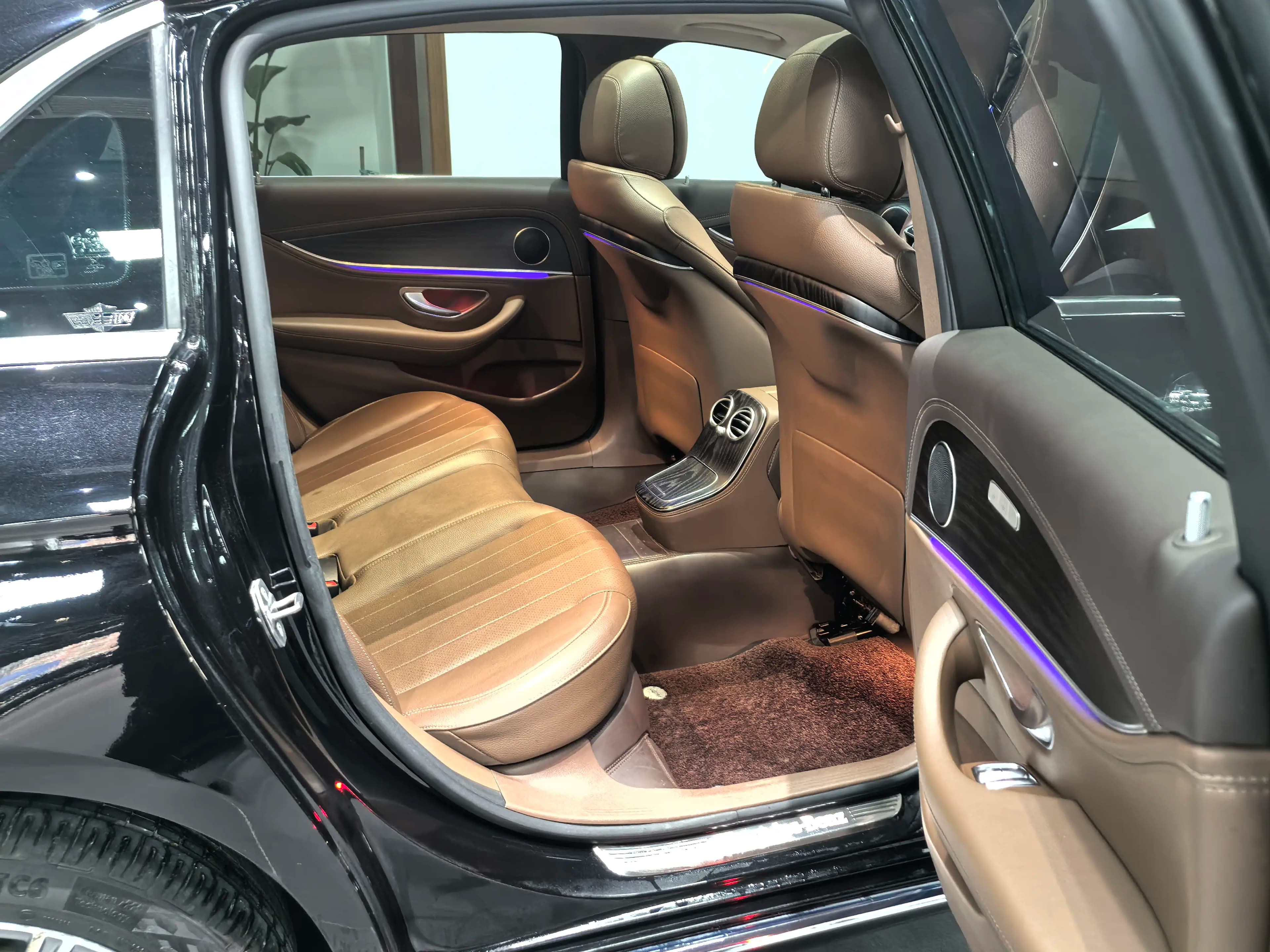 Mercedes-Benz E-Class 2022 г. 66035 км. — фото 10