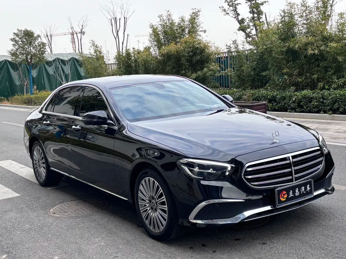 Mercedes-Benz E-Class 2023 г. 68034 км. — фото 3