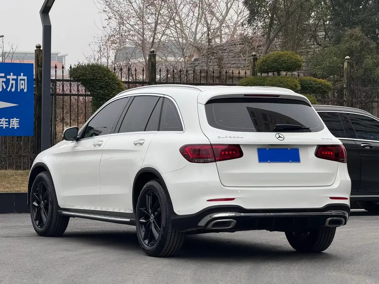 Mercedes-Benz GLC 2021 г. 50108 км. — фото 3