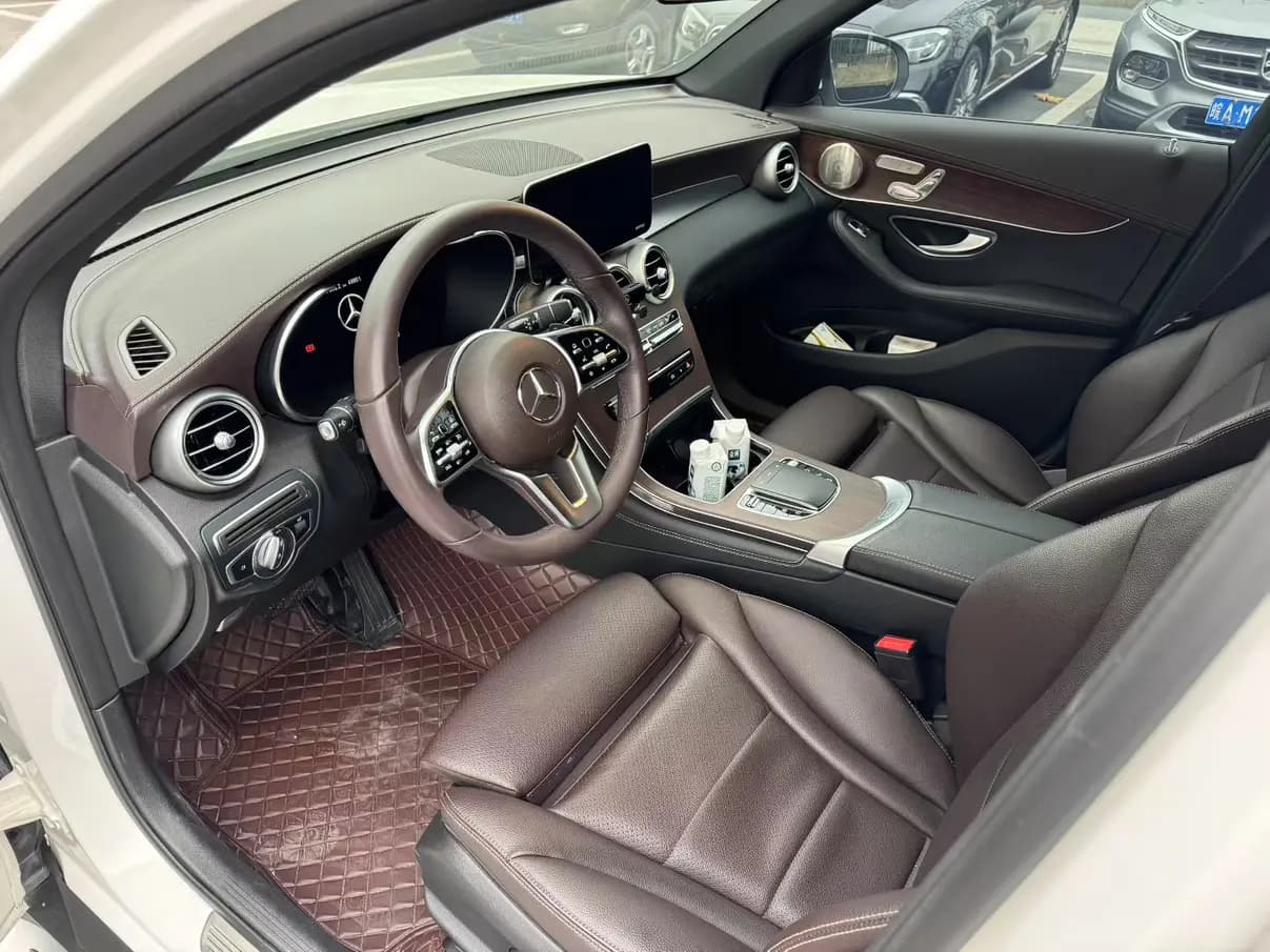 Mercedes-Benz GLC 2021 г. 50108 км. — фото 4