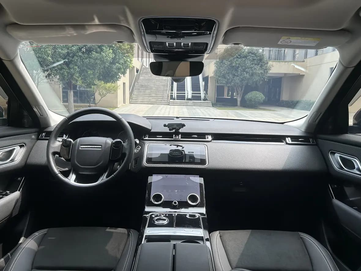 Land Rover Range Rover Velar 2021 г. 67097 км. — фото 12