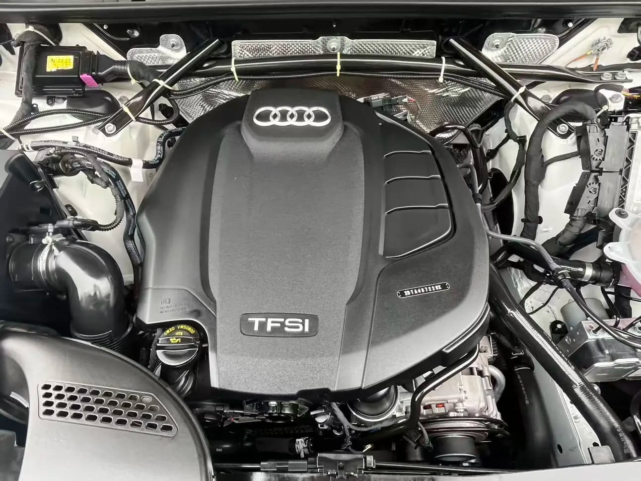 Audi Q5L 2023 г. 25012 км. — фото 11