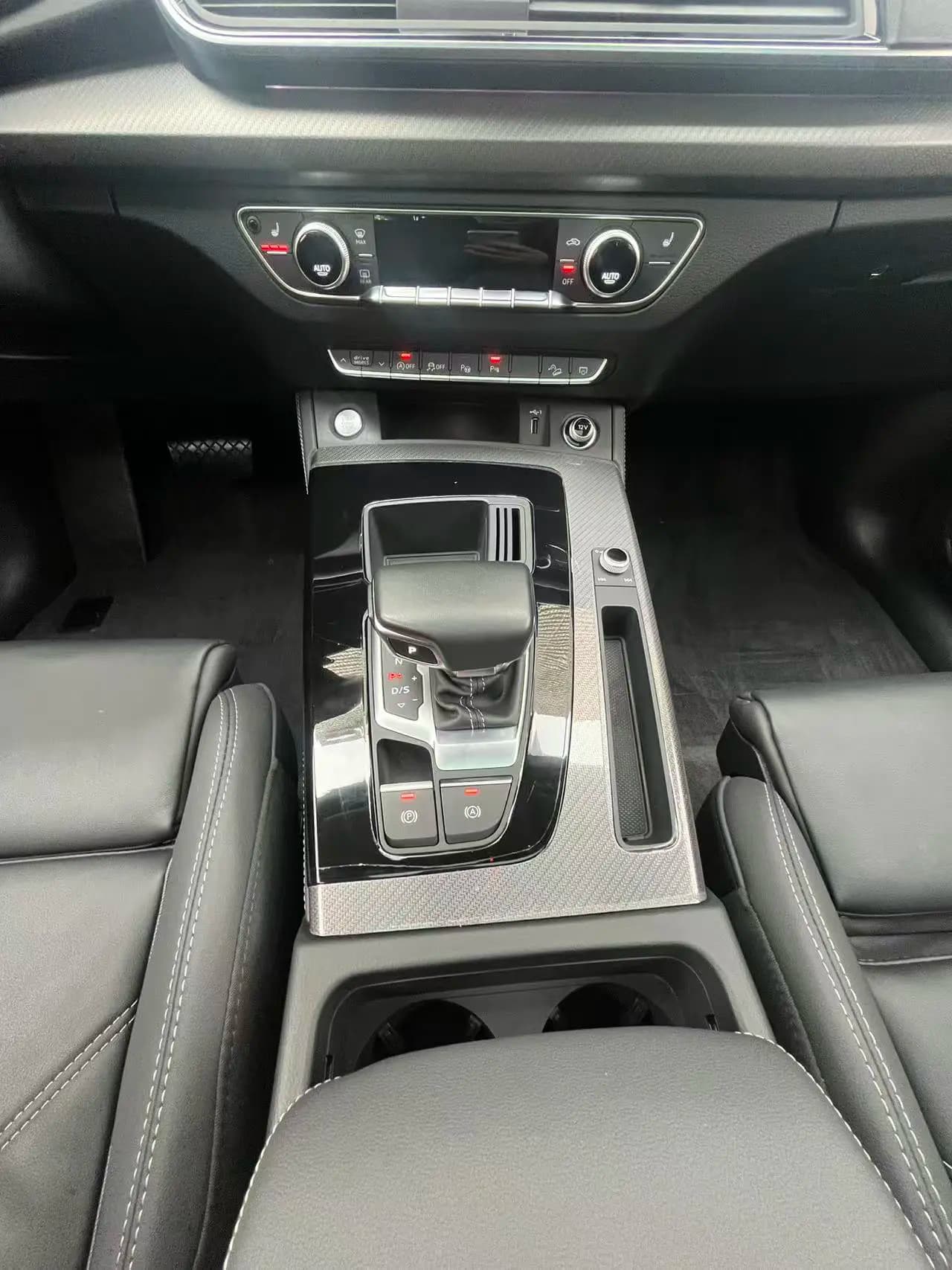 Audi Q5L 2023 г. 25012 км. — фото 13