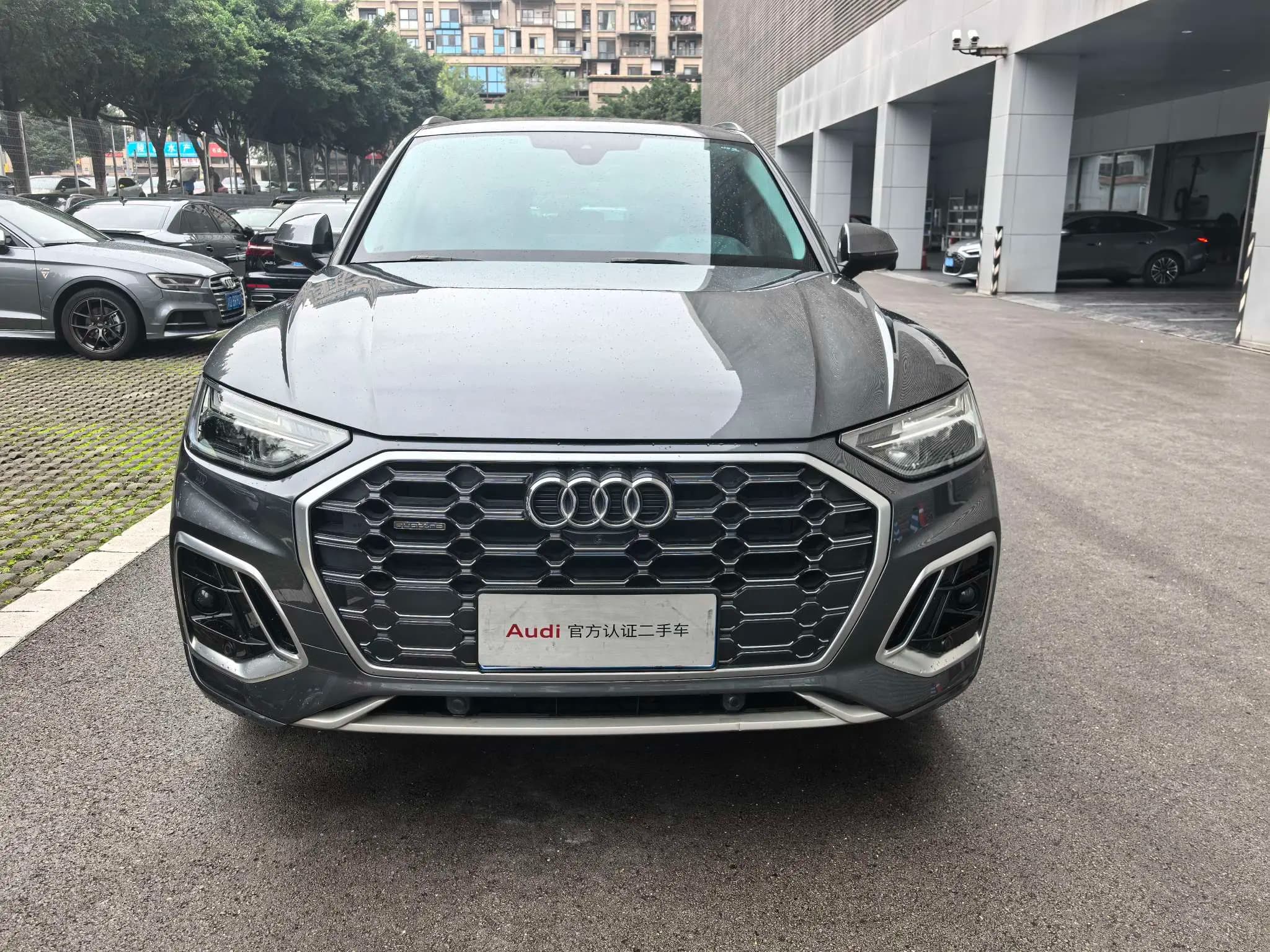 Audi Q5L 2022 г. 50011 км. — фото 2