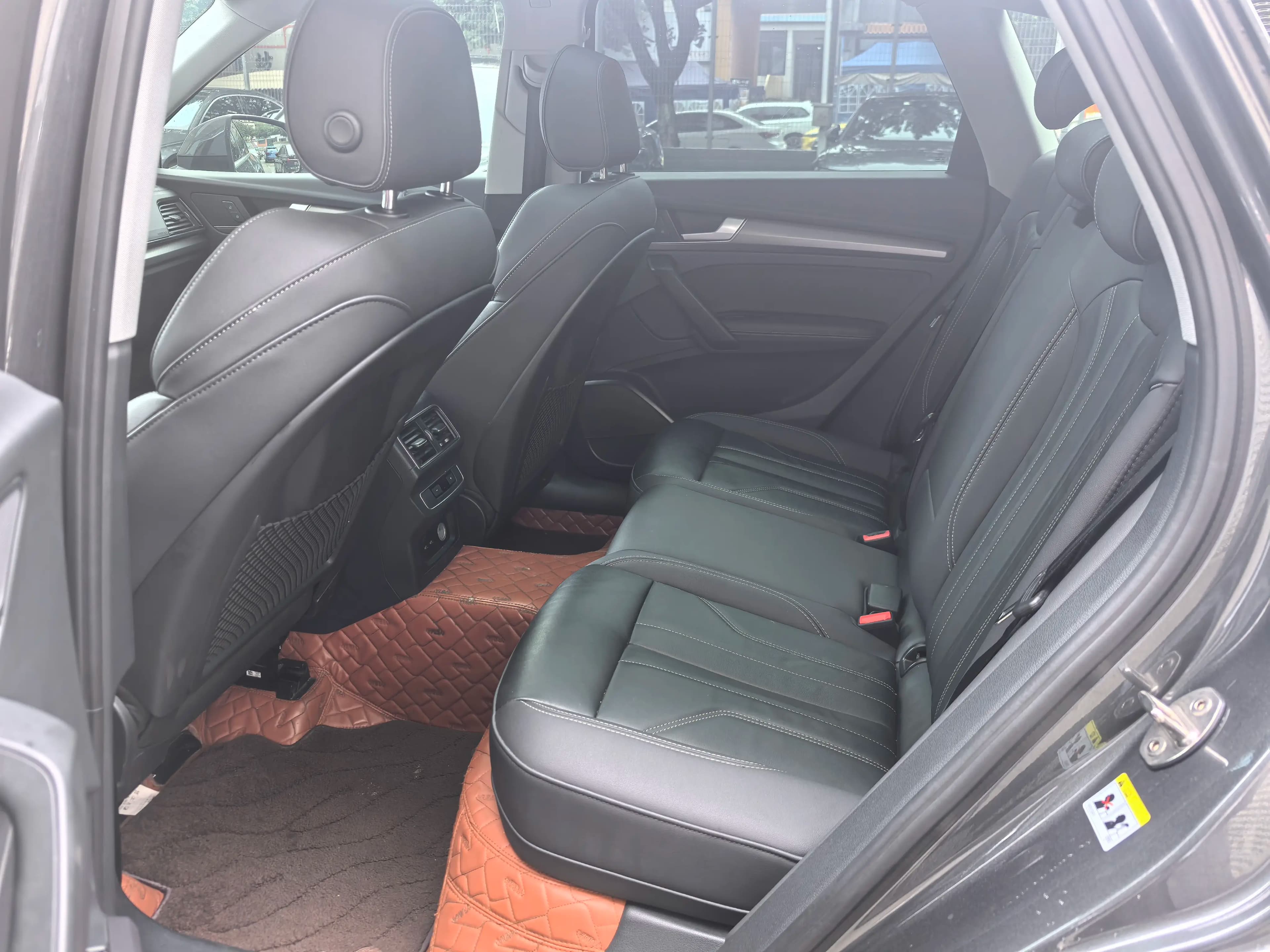 Audi Q5L 2022 г. 50011 км. — фото 13