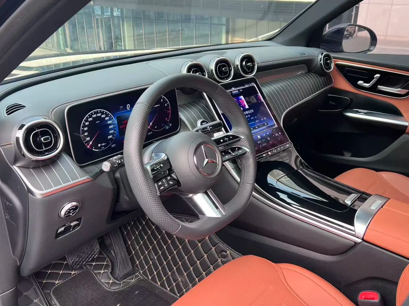 Mercedes-Benz GLC 2023 г. 35018 км. — фото 5