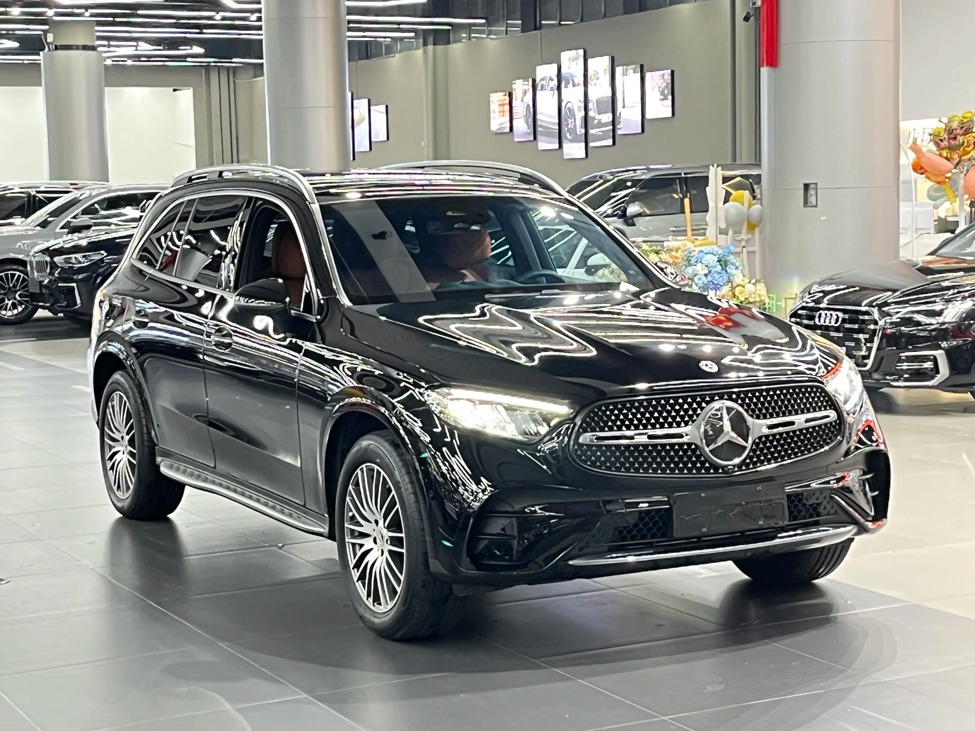 Mercedes-Benz GLC 2025 г. 28103 км. — фото 3