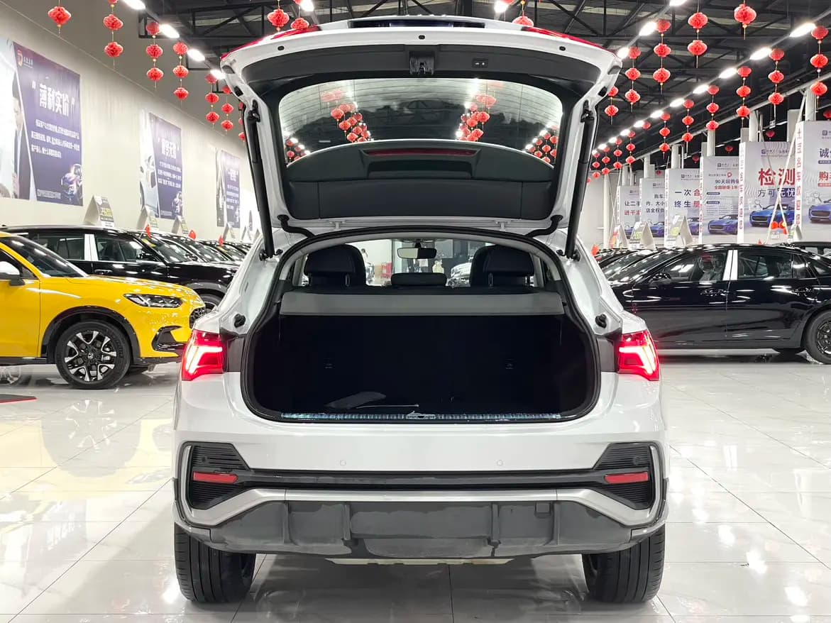 Audi Q3 Sportback 2021 г. 40312 км. — фото 13