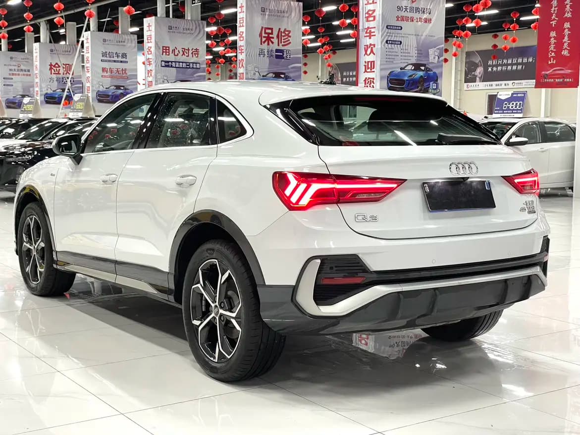 Audi Q3 Sportback 2021 г. 40312 км. — фото 4