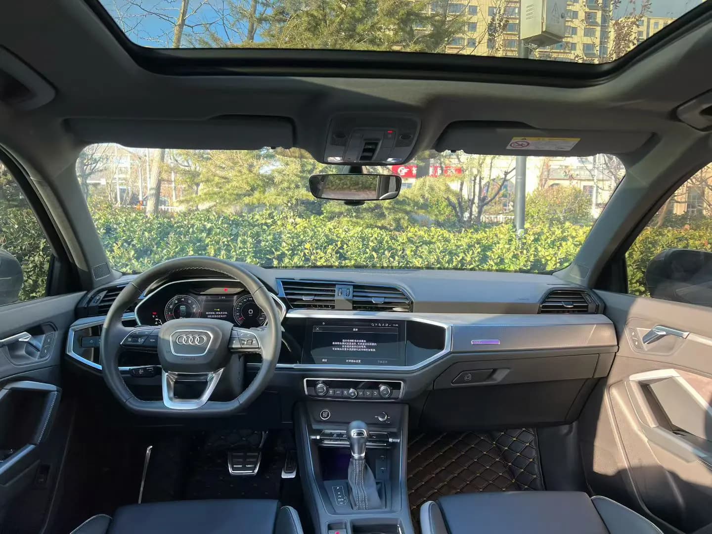 Audi Q3 2023 г. 13000 км. — фото 5