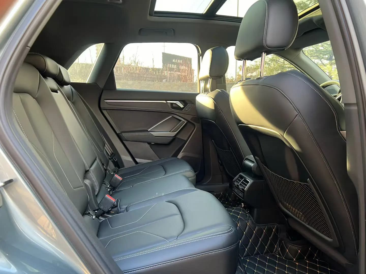 Audi Q3 2023 г. 13000 км. — фото 7